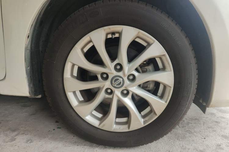 Used Nissan Sylphy 2019 1.6XV CVT Smart Connect Luxury Edition China VI Standard Right Front Wheel Hub