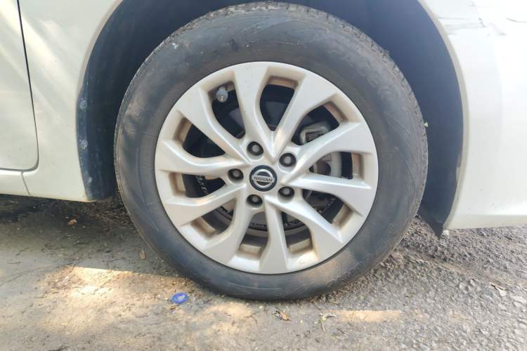 Used Nissan Sylphy 2019 1.6XV CVT Smart Connect Luxury Edition China V Standard Right Front Wheel Hub