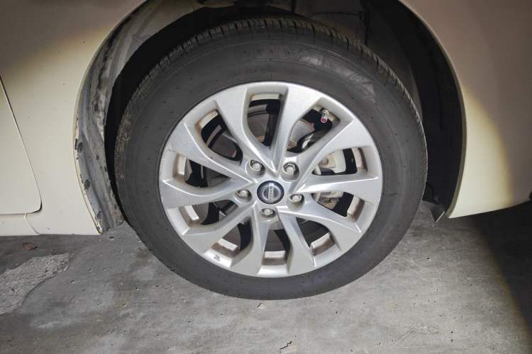 Used Nissan Sylphy 2019 1.6XV CVT Smart Connect Luxury Edition China V Standard Right Front Wheel Hub