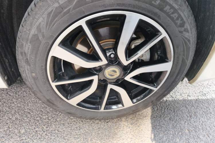 Used Nissan Sylphy 2019 Classic 1.6XE Manual Comfort Edition Right Front Wheel Hub