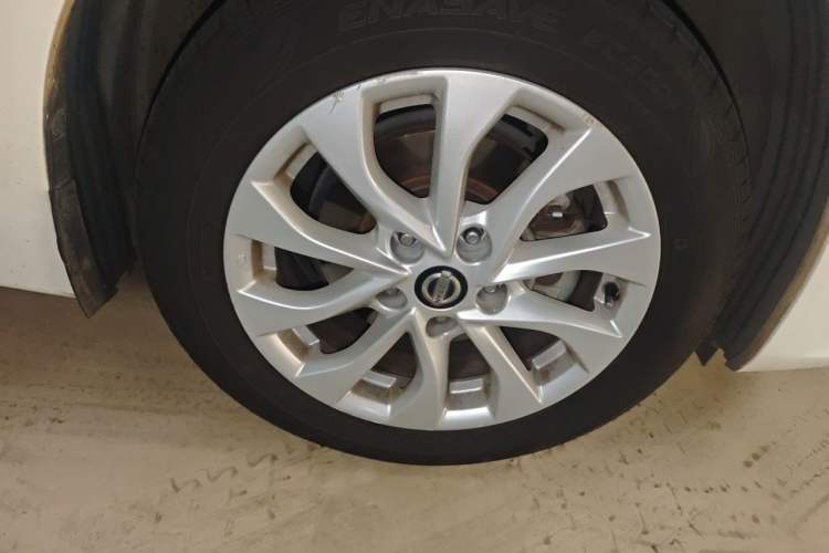 Used Nissan Sylphy 2019 1.6XV CVT Smart Connect Luxury Edition China V Standard Right Front Wheel Hub
