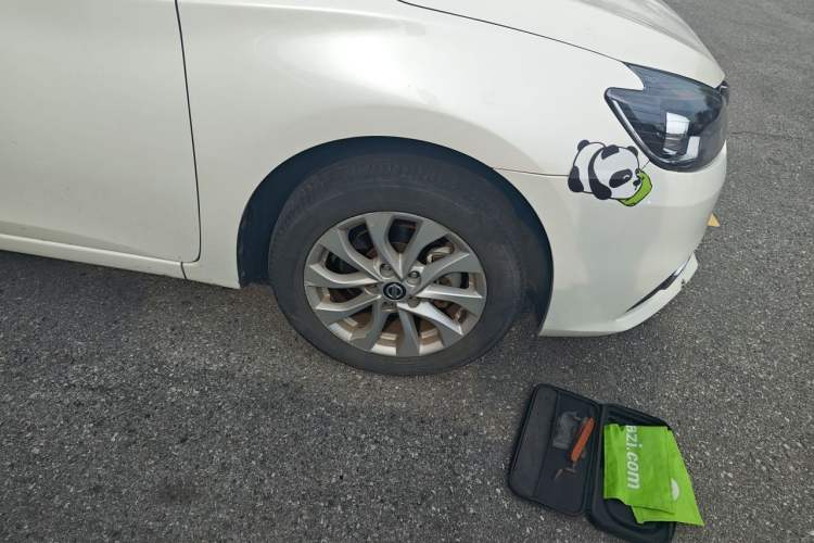 Used Nissan Sylphy 2019 1.6XV CVT Smart Connect Luxury Edition China V Standard Right Front Wheel Hub