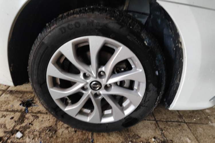 Used Nissan Sylphy 2019 1.6XV CVT Smart Connect Luxury Edition China V Standard Right Front Wheel Hub