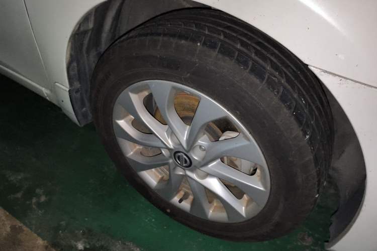 Used Nissan Sylphy 2019 1.6XV CVT Smart Connect Luxury Edition China V Standard Right Front Wheel Hub