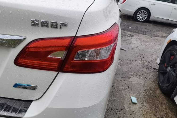 Used Nissan Sylphy 2019 1.6XV CVT Smart Connect Luxury Edition China VI Standard Right Rear Taillight