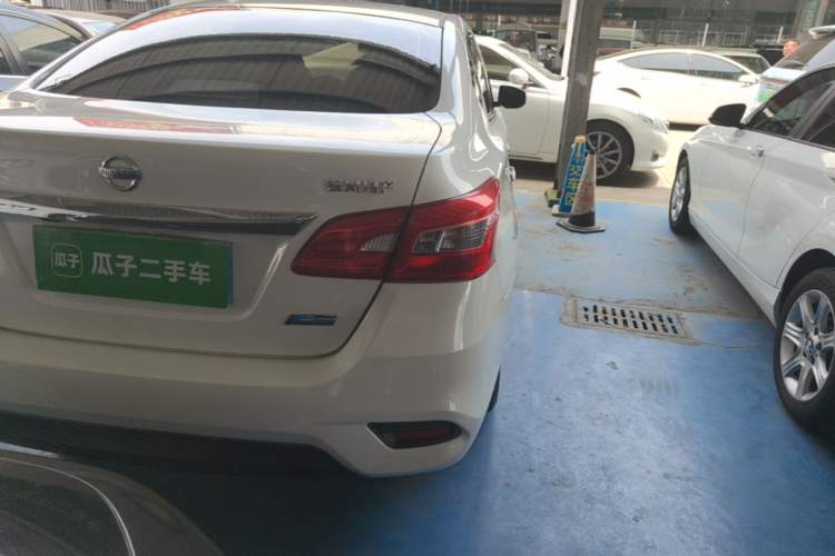 Used Nissan Sylphy 2019 1.6XV CVT Smart Connect Luxury Edition China VI Standard Right Rear Taillight