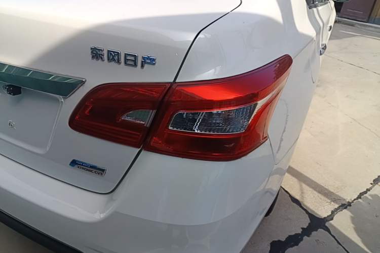 Used Nissan Sylphy 2019 1.6XV CVT Smart Connect Luxury Edition China VI Standard Right Rear Taillight