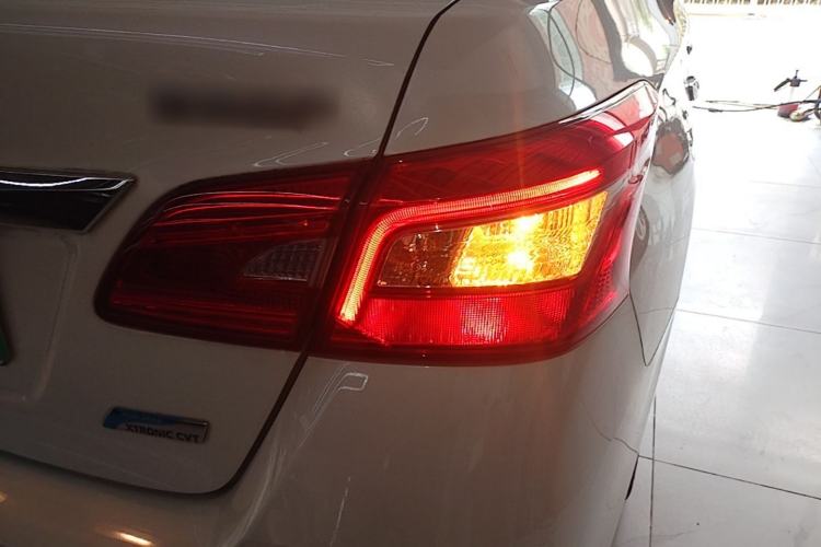 Used Nissan Sylphy 2019 1.6XV CVT Smart Connect Luxury Edition China VI Standard Right Rear Taillight