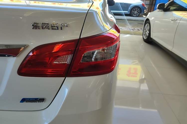 Used Nissan Sylphy 2019 1.6XV CVT Smart Connect Luxury Edition China VI Standard Right Rear Taillight