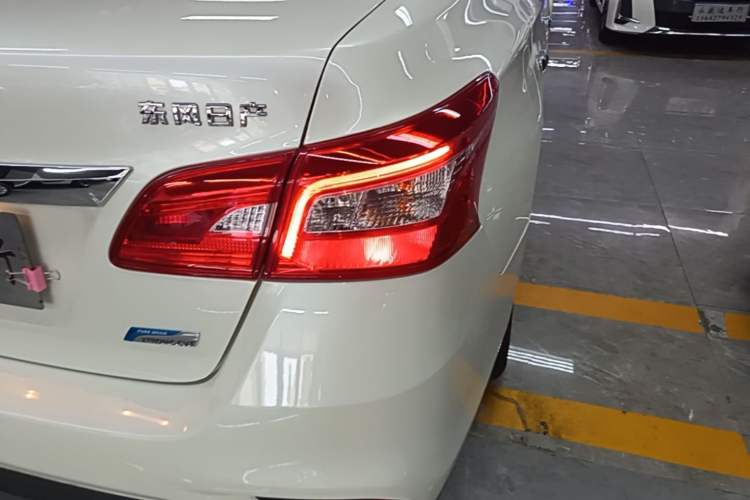 Used Nissan Sylphy 2019 1.6XV CVT Smart Connect Luxury Edition China VI Standard Right Rear Taillight