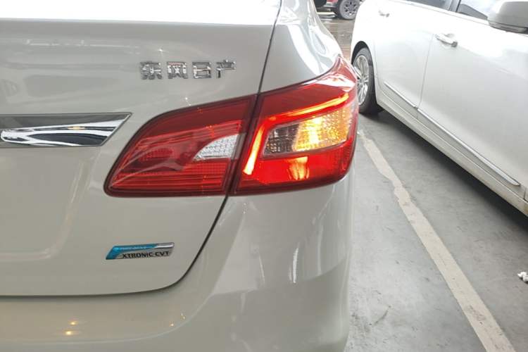 Used Nissan Sylphy 2019 1.6XV CVT Smart Connect Luxury Edition China VI Standard Right Rear Taillight