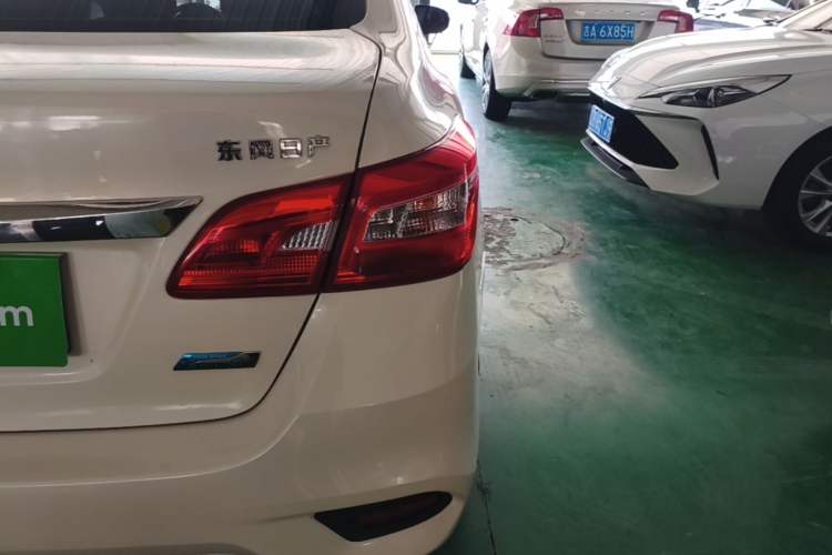 Used Nissan Sylphy 2019 1.6XV CVT Smart Connect Luxury Edition China VI Standard Right Rear Taillight