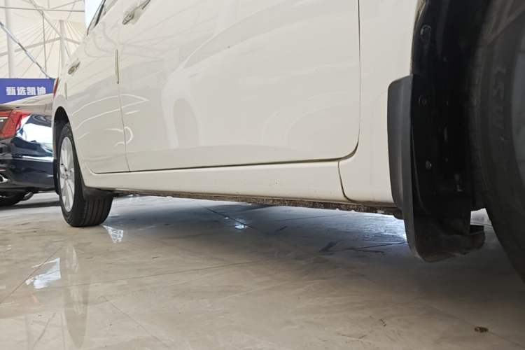 Used Nissan Sylphy 2019 Classic 1.6XL CVT Luxury Edition Right Side Sill
