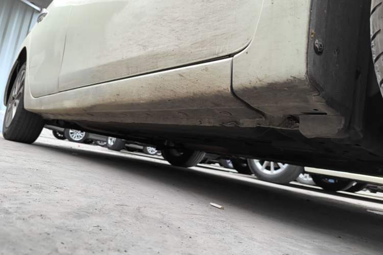Used Nissan Sylphy 2019 Classic 1.6XE CVT Comfort Edition Right Side Sill