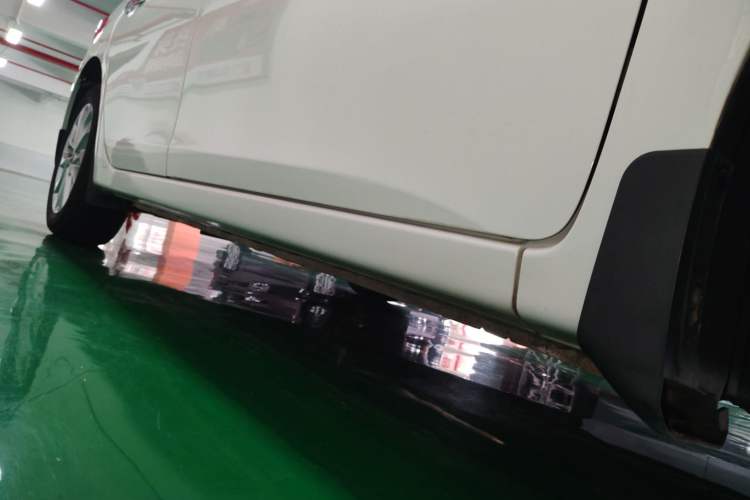 Used Nissan Sylphy 2019 1.6XV CVT Smart Connect Luxury Edition China VI Standard Right Side Sill