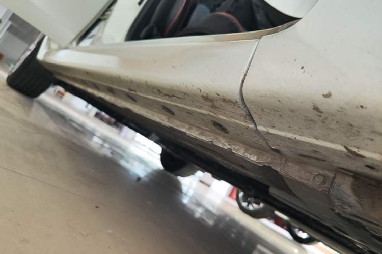 Used Nissan Sylphy 2019 Classic 1.6XE CVT Comfort Edition Right Side Sill