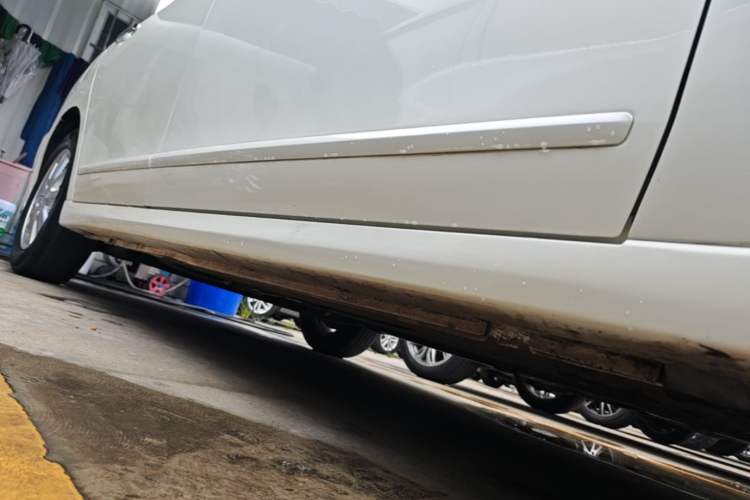 Used Nissan Sylphy 2019 Classic 1.6XE+ CVT SmartConnect Leading Edition Right Side Sill