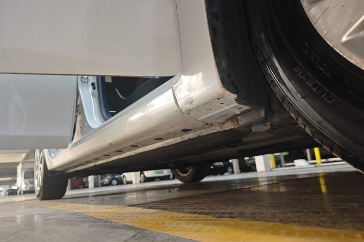 Used Nissan Sylphy 2019 1.6XV CVT Smart Connect Luxury Edition China VI Standard Right Side Sill