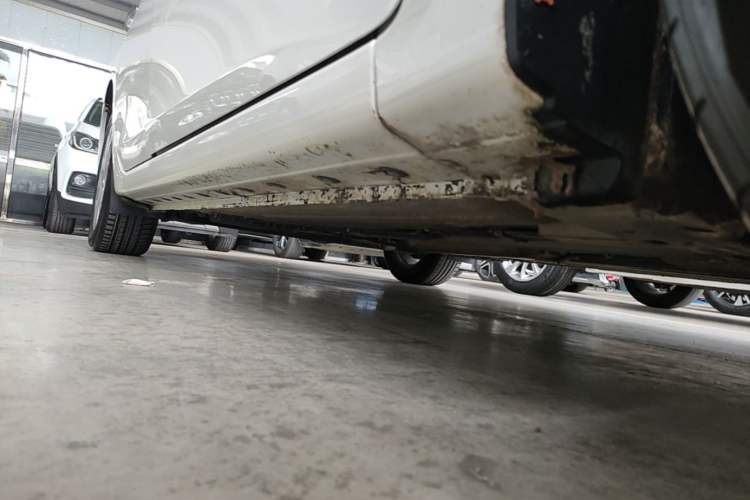 Used Nissan Sylphy 2019 1.6XV CVT Smart Connect Luxury Edition China VI Standard Right Side Sill