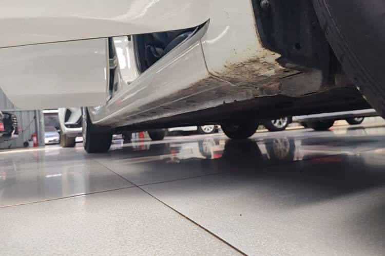 Used Nissan Sylphy 2019 Classic 1.6XL CVT Luxury Edition Right Side Sill
