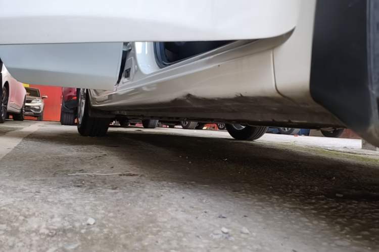 Used Nissan Sylphy 2019 1.6XV CVT Smart Connect Luxury Edition China VI Standard Right Side Sill