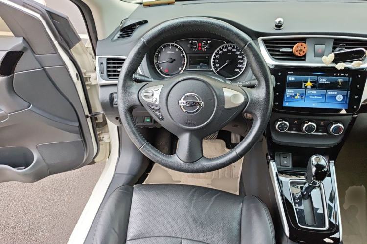 Used Nissan Sylphy 2019 1.6XV CVT Smart Connect Luxury Edition China V Standard Steering Wheel
