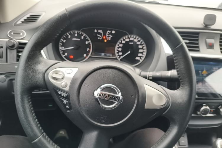 Used Nissan Sylphy 2019 1.6XV CVT Smart Connect Luxury Edition China VI Standard Steering Wheel