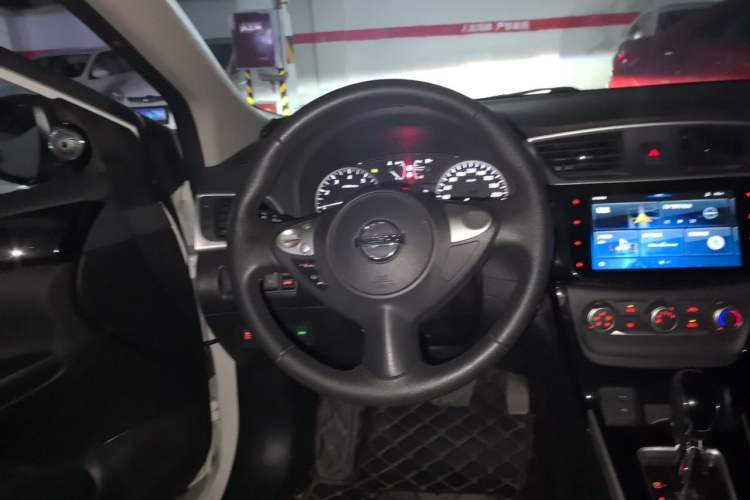 Used Nissan Sylphy 2019 1.6XV CVT Smart Connect Luxury Edition China VI Standard Steering Wheel