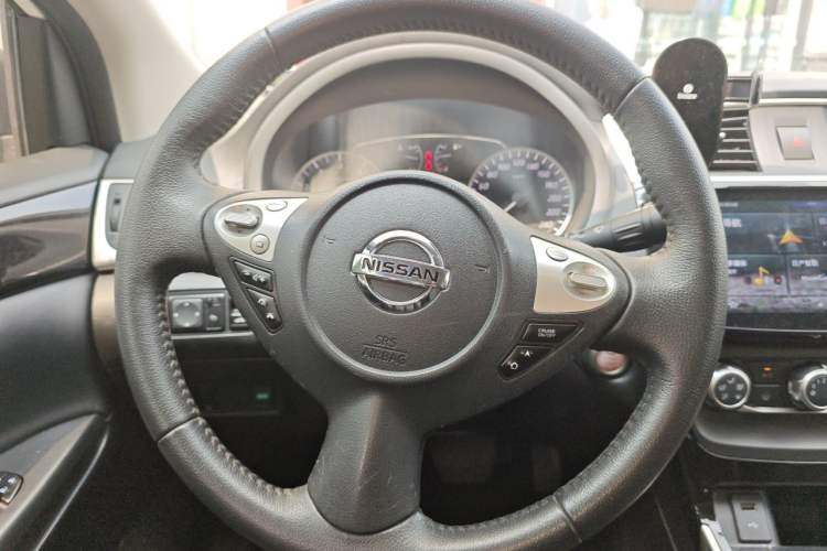 Used Nissan Sylphy 2019 1.6XV CVT Smart Connect Luxury Edition China VI Standard Steering Wheel