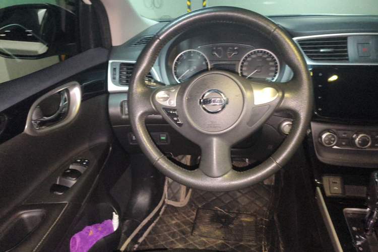 Used Nissan Sylphy 2019 1.6XV CVT Smart Connect Luxury Edition China V Standard Steering Wheel