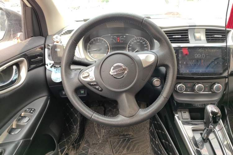 Used Nissan Sylphy 2019 1.6XV CVT Smart Connect Luxury Edition China VI Standard Steering Wheel