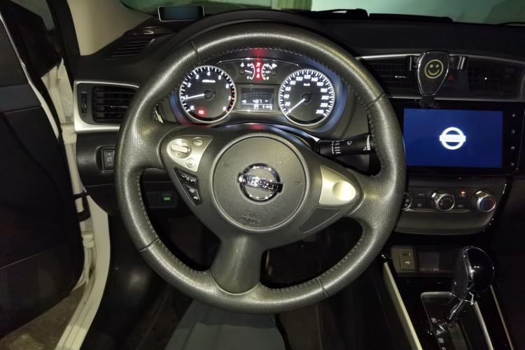Used Nissan Sylphy 2019 1.6XV CVT Smart Connect Luxury Edition China VI Standard Steering Wheel