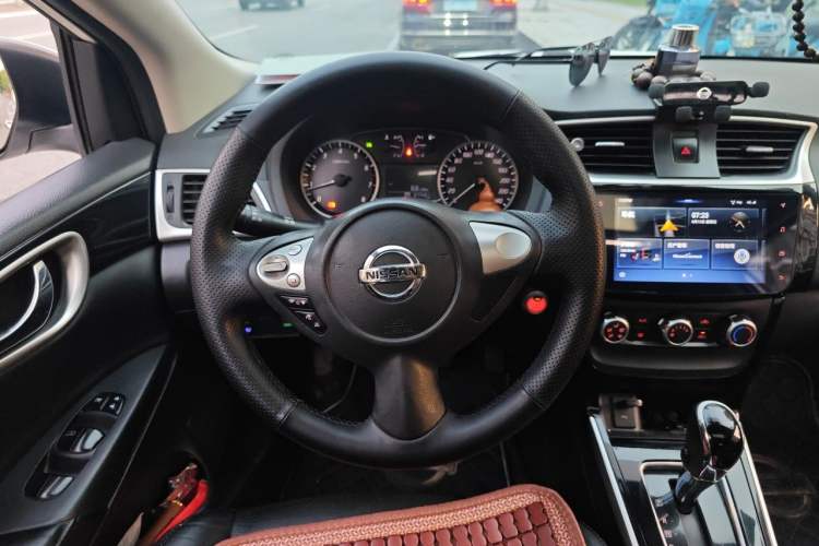 Used Nissan Sylphy 2019 1.6XV CVT Smart Connect Luxury Edition China VI Standard Steering Wheel