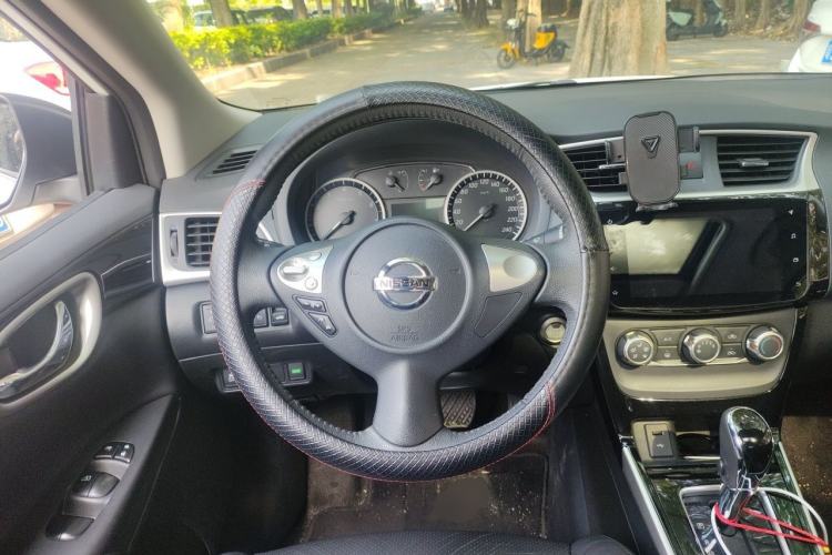 Used Nissan Sylphy 2019 1.6XV CVT Smart Connect Luxury Edition China VI Standard Steering Wheel