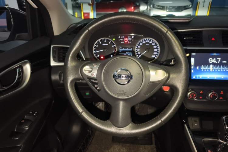Used Nissan Sylphy 2019 1.6XV CVT Smart Connect Luxury Edition China VI Standard Steering Wheel
