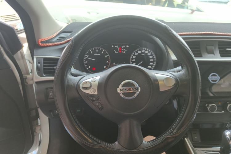 Used Nissan Sylphy 2019 1.6XV CVT Smart Connect Luxury Edition China VI Standard Steering Wheel