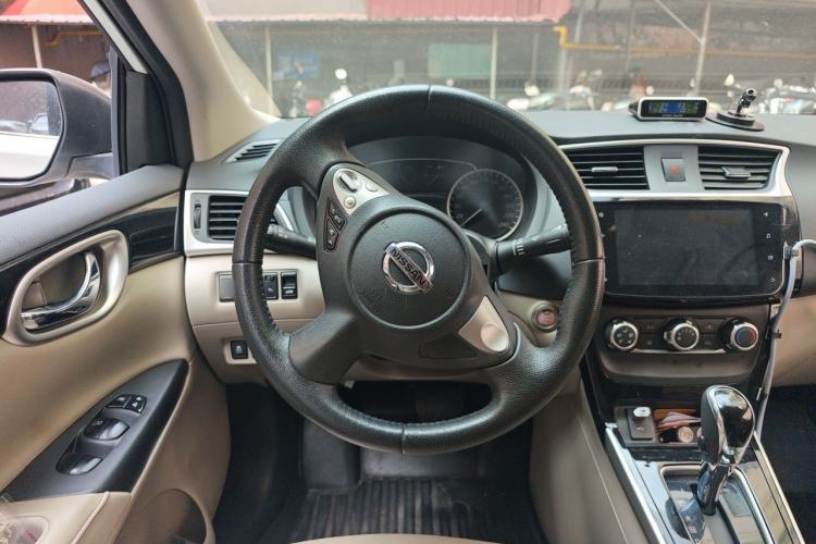 Used Nissan Sylphy 2019 1.6XV CVT Smart Connect Luxury Edition China VI Standard Steering Wheel