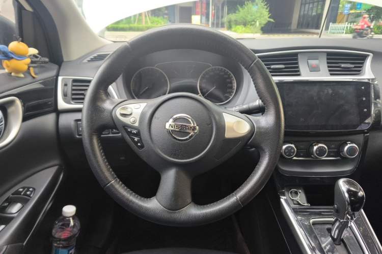 Used Nissan Sylphy 2019 1.6XV CVT Smart Connect Luxury Edition China VI Standard Steering Wheel
