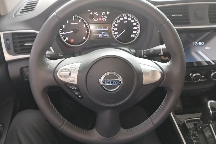 Used Nissan Sylphy 2019 1.6XV CVT Smart Connect Luxury Edition China VI Standard Steering Wheel