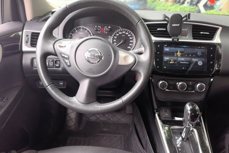 Used Nissan Sylphy 2019 1.6XV CVT Smart Connect Luxury Edition China V Standard Steering Wheel