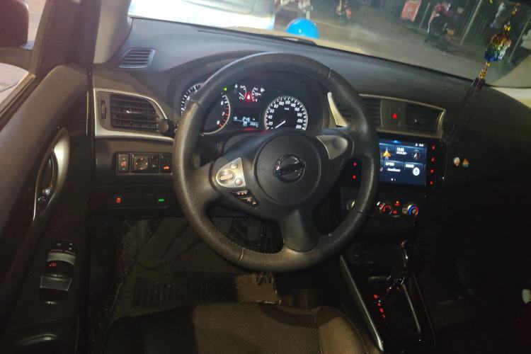 Used Nissan Sylphy 2019 1.6XV CVT Smart Connect Luxury Edition China VI Standard Steering Wheel
