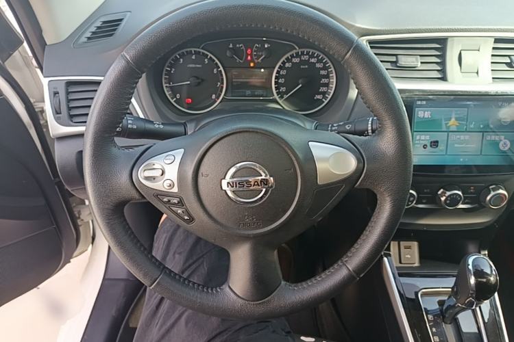 Used Nissan Sylphy 2019 1.6XV CVT Smart Connect Luxury Edition China VI Standard Steering Wheel