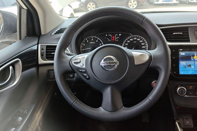 Used Nissan Sylphy 2019 1.6XV CVT Smart Connect Luxury Edition China VI Standard Steering Wheel