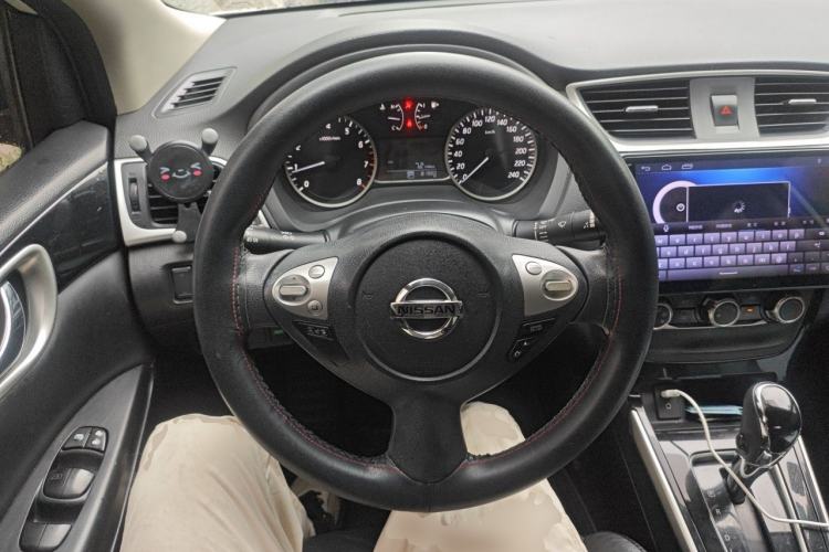 Used Nissan Sylphy 2019 1.6XV CVT Smart Connect Luxury Edition China V Standard Steering Wheel
