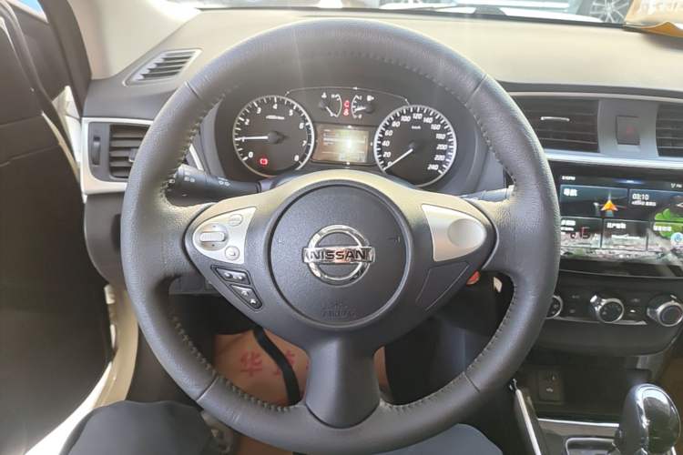 Used Nissan Sylphy 2019 1.6XV CVT Smart Connect Luxury Edition China VI Standard Steering Wheel