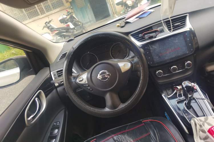Used Nissan Sylphy 2019 1.6XV CVT Smart Connect Luxury Edition China VI Standard Steering Wheel