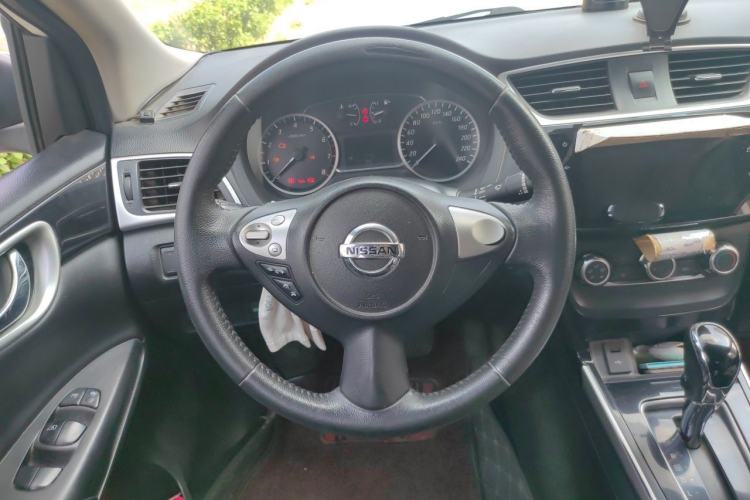 Used Nissan Sylphy 2019 1.6XV CVT Smart Connect Luxury Edition China VI Standard Steering Wheel