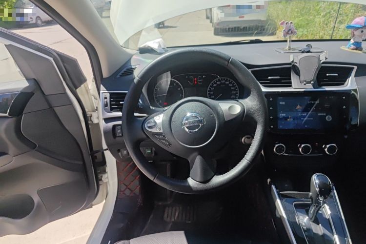 Used Nissan Sylphy 2019 1.6XV CVT Smart Connect Luxury Edition China V Standard Steering Wheel