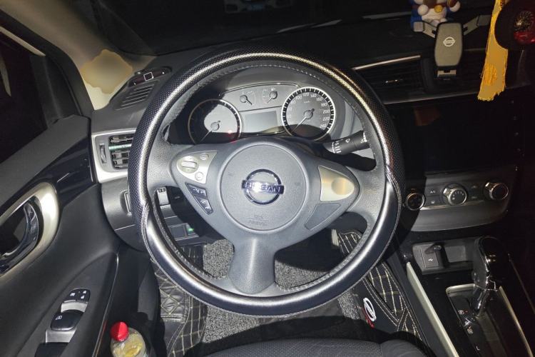 Used Nissan Sylphy 2019 1.6XV CVT Smart Connect Luxury Edition China V Standard Steering Wheel