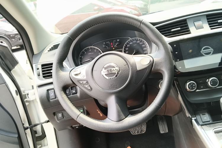 Used Nissan Sylphy 2019 1.6XV CVT Smart Connect Luxury Edition China VI Standard Steering Wheel